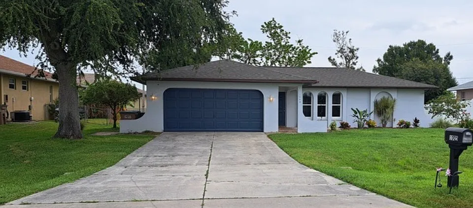1005 SW 33rd Ter