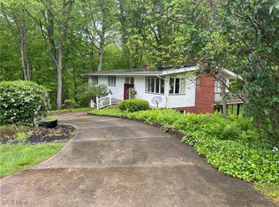 1048 Park Cir, Girard, OH