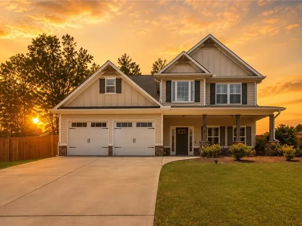 439 Northstar Dr, Villa Rica, GA 30180