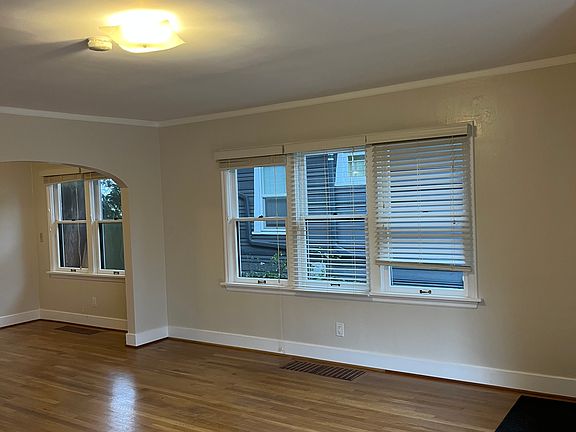 5th image of 4804 NE Glisan St