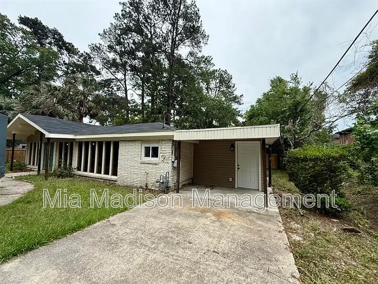 2233 E Derenne Ave — Photo 31