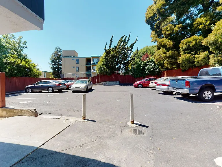 7036 MacArthur Blvd — Photo 54