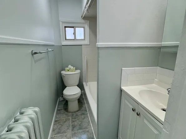 511 40th Street image 2 of 9