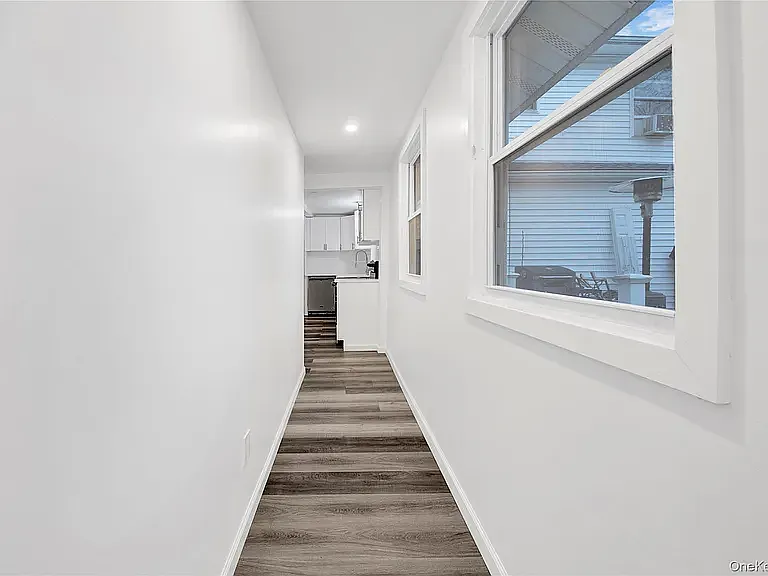 103 N Pierpont Ave — Photo 5