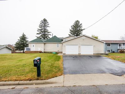 420 Broadway Ave, Detroit Lakes, MN, 56501
