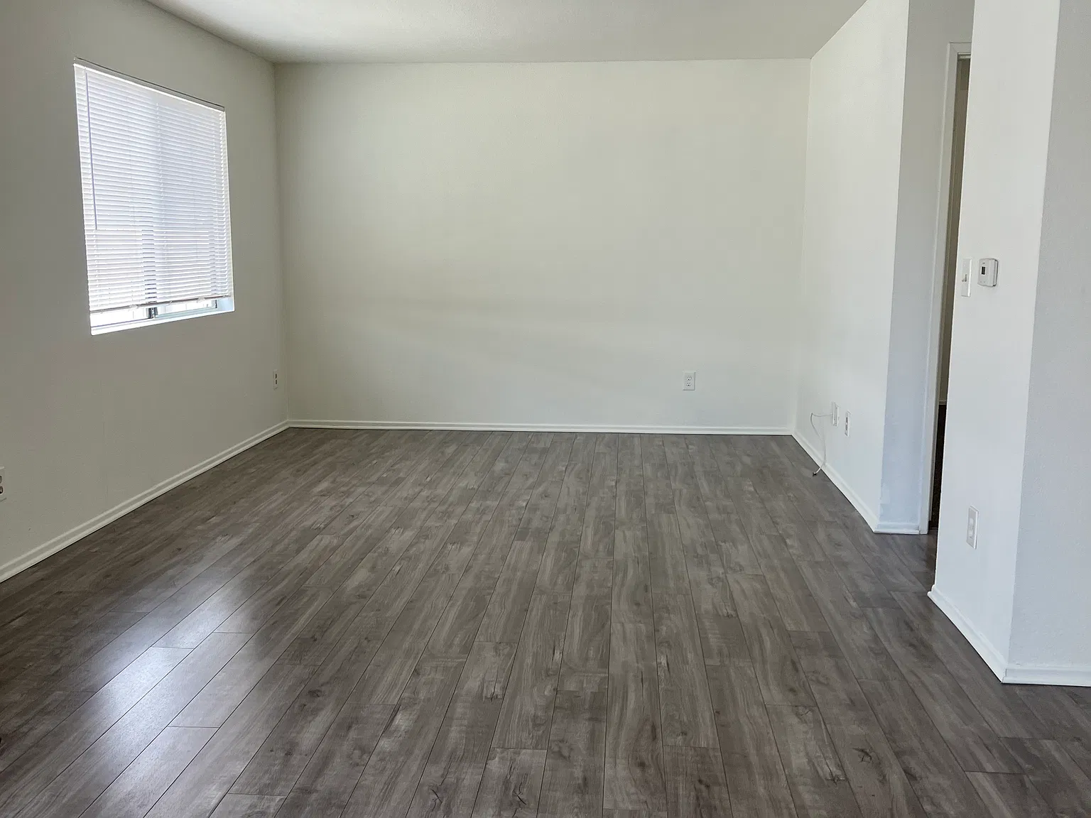 2 bed, 1.5 bath, 1100 sqft, $2,300 — Photo 2