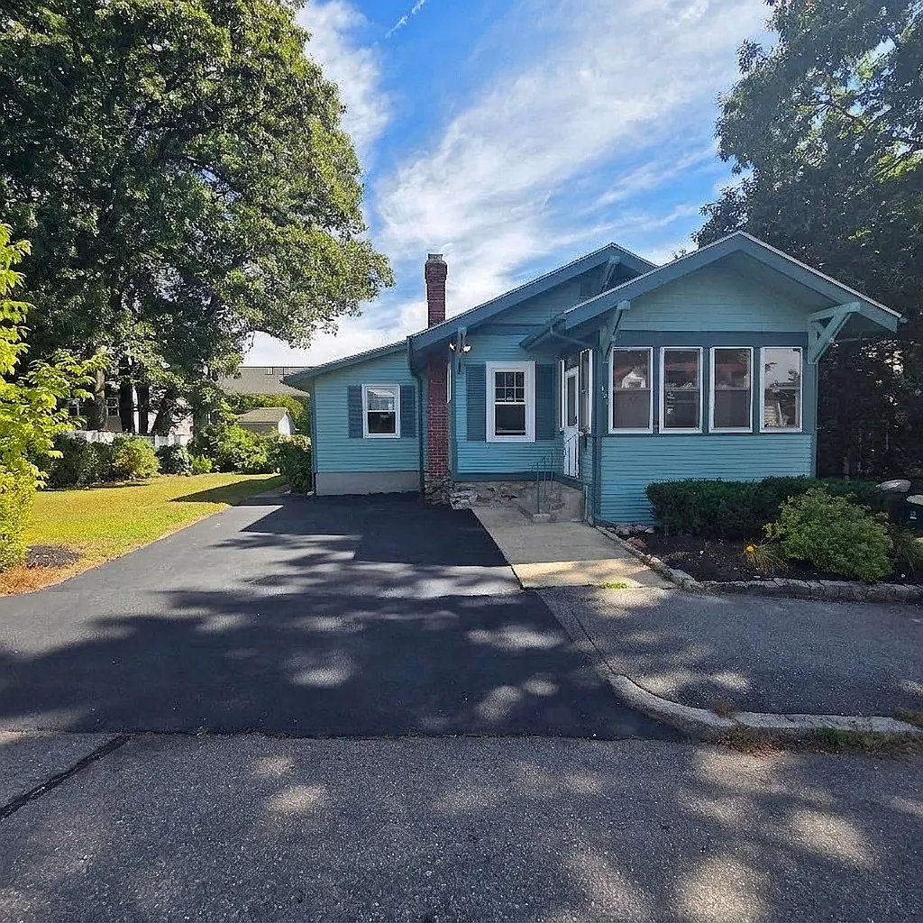 3 bed, 1377 sqft, $2,600 — Photo 1