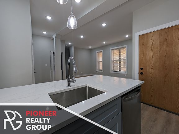 5th image of 440 W Belden Ave #428-17
