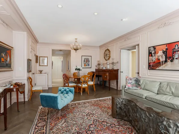 465 Park Avenue image 2 of 10