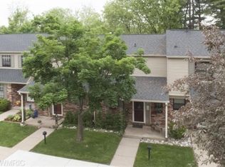 3222 Pine Bluff Ln, Kalamazoo, MI 49008