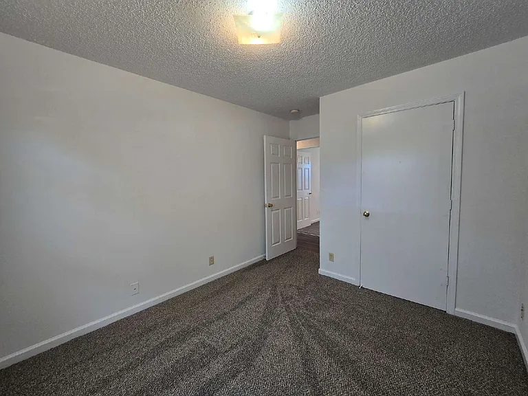 2408 N Ford St — Photo 16