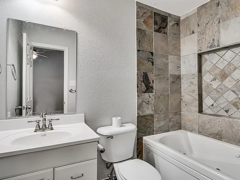 5107 Leralynn St #301 — Photo 18