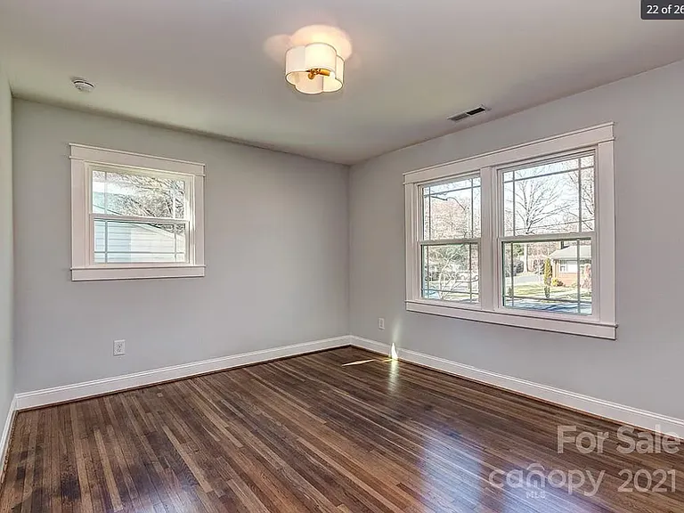 934 Dudley Dr — Photo 5