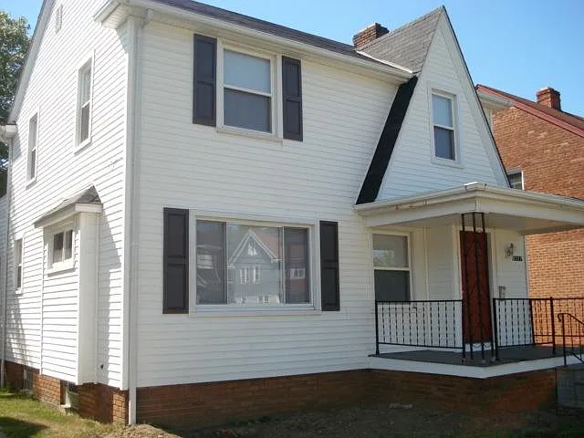 2228 S Taylor Road — Photo 3