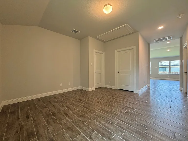 4300 Liberty Ln — Photo 16