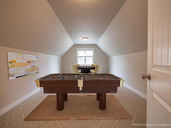 4th image of 1038 Creekview Dr