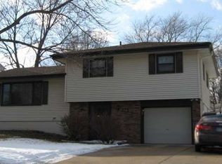 5518 N Oaks Blvd, Omaha, NE 68134