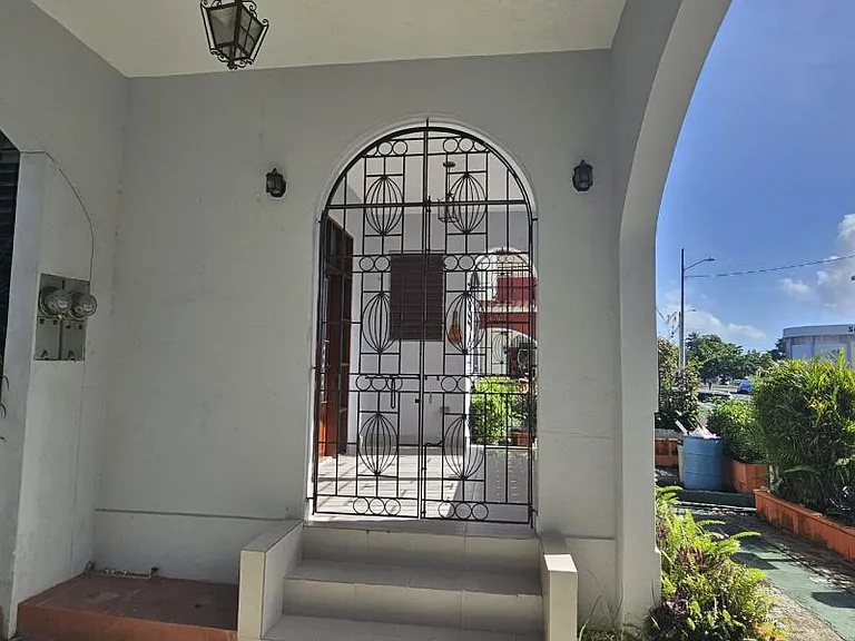 Calle Emmanuelli #210 Urb Davila y Llenza — Photo 4