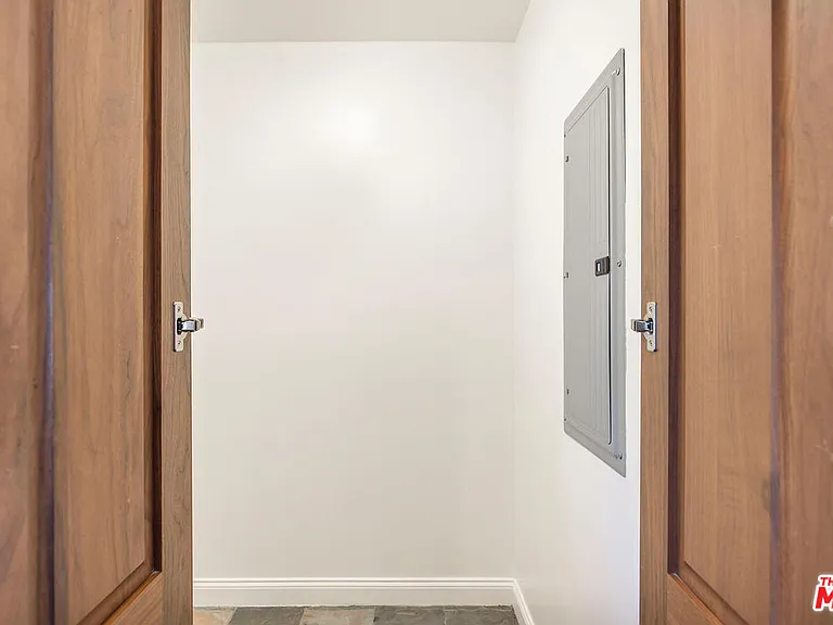 17108 Oak View Dr — Photo 18