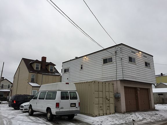 4th image of 200-202 2nd Ave