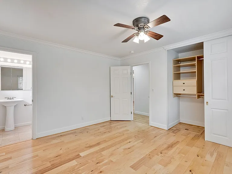 3228 Woodmont Dr — Photo 16