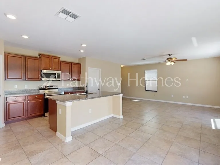 11137 Hudson Hills Ln — Photo 3