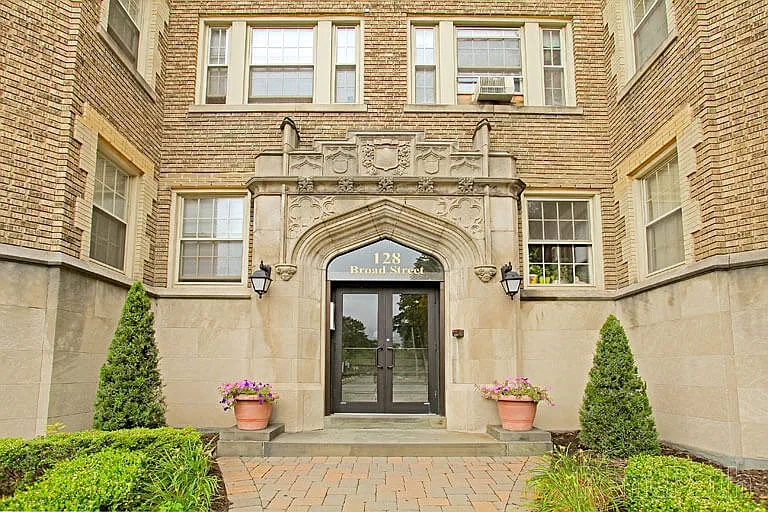128 Broad Street Apartments — Photo 18