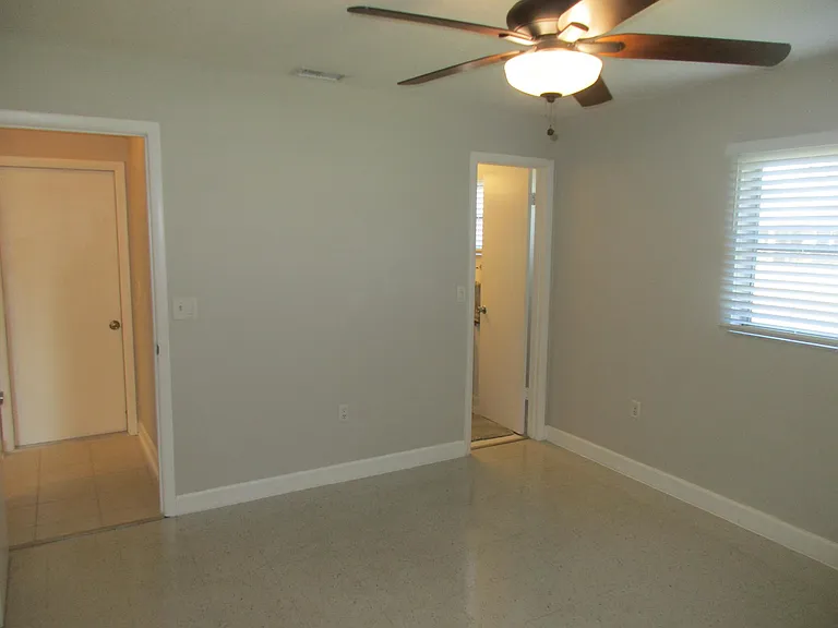2888 Indianwood Dr — Photo 15