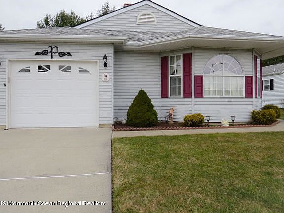 2nd image of 33 Stockport Dr