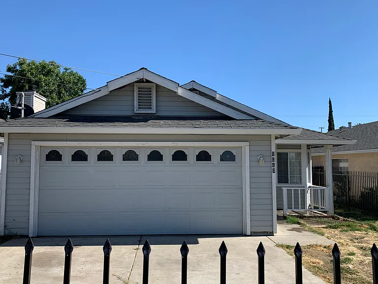 1044 Jean Ave — Photo 1