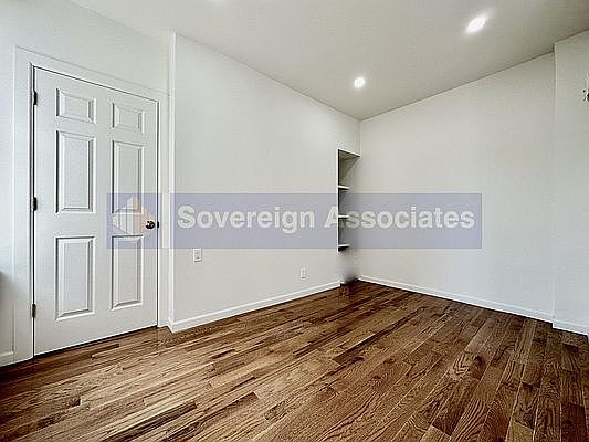 4th image of 401 E 68th St #66C