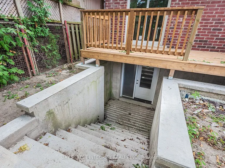 459 Palmerston Blvd #LOWER — Photo 19
