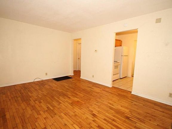 2nd image of 1602 Bradley Ave