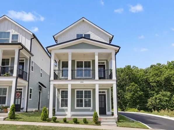 135 Stella Dr, Nashville, TN 37209