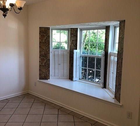4th image of 1500 Creek Ct