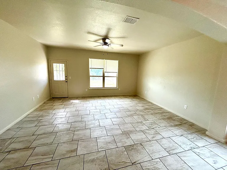 6814 Hibiscus Fls — Photo 5