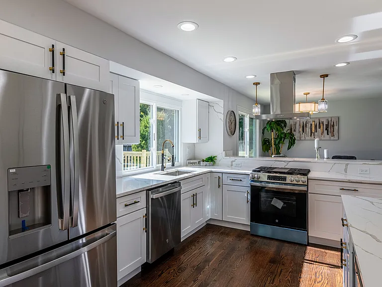 380 Ventura Club Dr — Photo 8