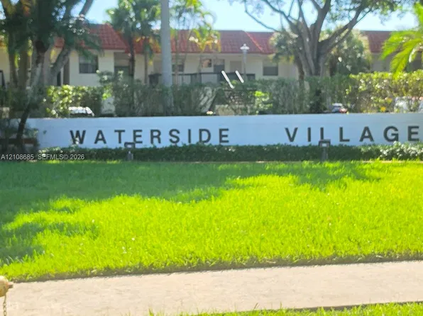 15813 W Waterside Cir APT 202, Sunrise, FL 33326
