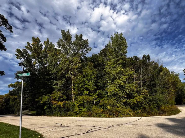 5 Oakridge Ct, Fond Du Lac, WI 54937