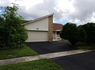 4800 NW 73rd Ave, Lauderhill, FL 33319