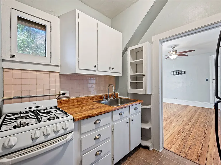 1410 Gilpin St — Photo 10