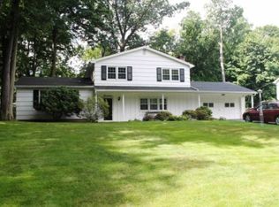 17 Tall Tree Ln, Fairport, NY 14450