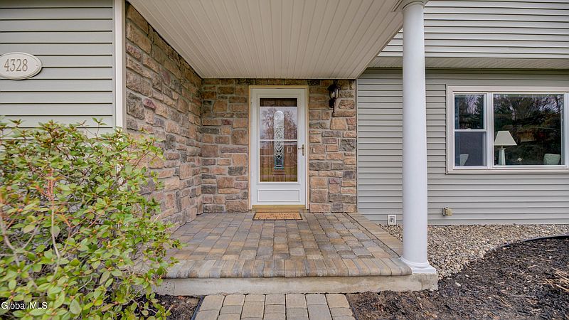 4th image of 4328 Buckingham Drive