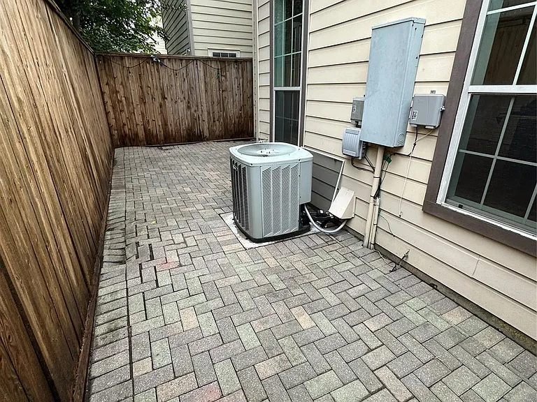 3526 Cline St — Photo 28