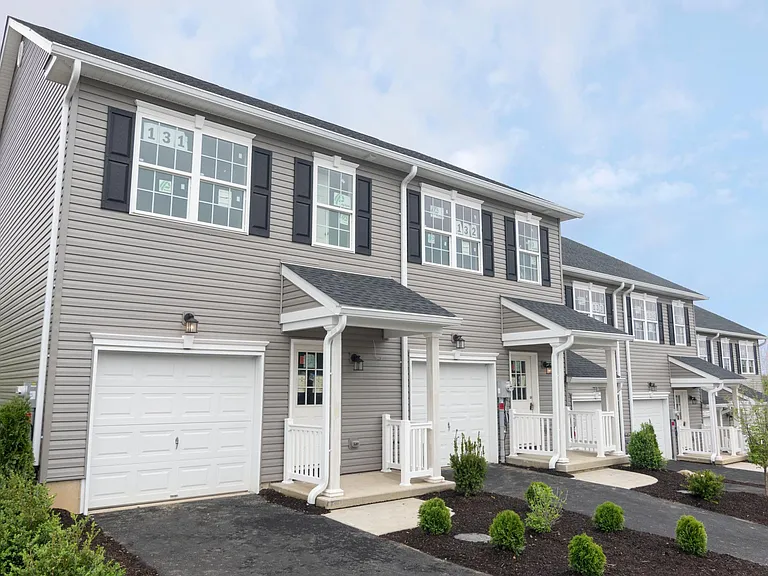 Arey Lane Townhomes — Photo 7
