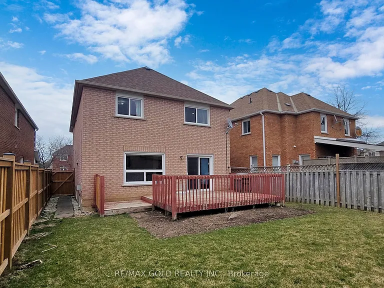 4 Treepark St — Photo 20
