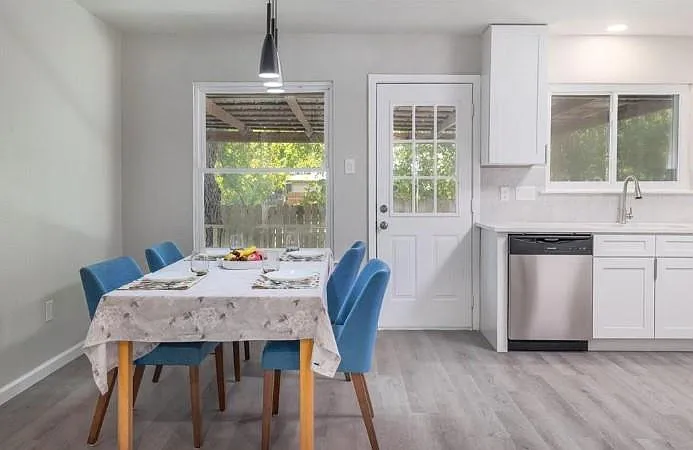2121 Trede Dr — Photo 10