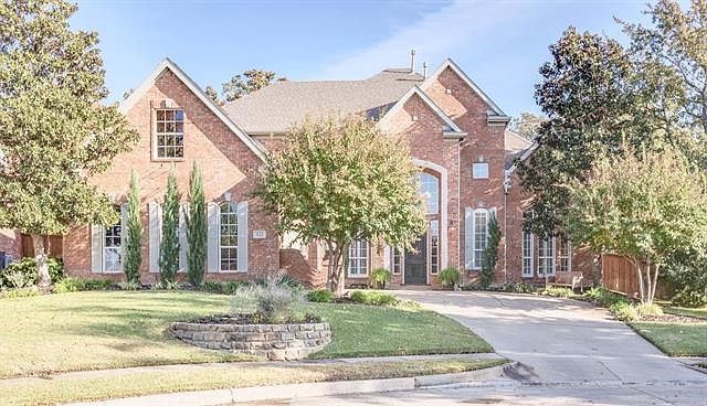 1st image of 821 Edgewood Dr