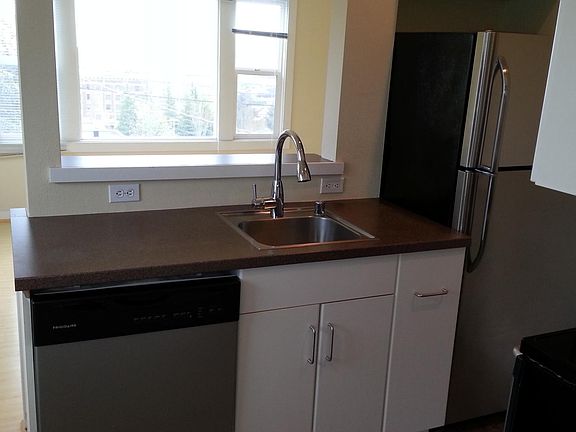 4th image of 1545 Fawcett Ave APT 2