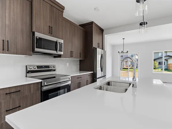 18119 74th St NW, Edmonton, AB T5Z 2X8